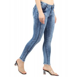 Women Ankle Length Jeans With Two Buttons